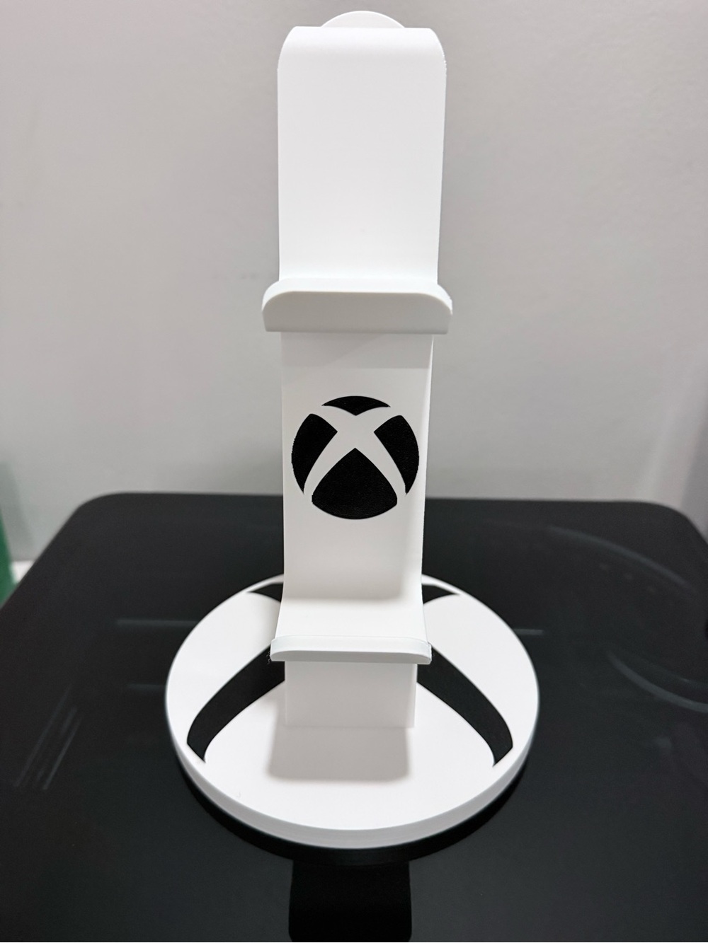 White Xbox Controller Stand and Headset Holder